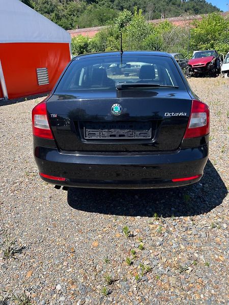 Škoda Octavia (2013) Liftback, automat DSG, 2.0 TSI - fotka 2 z 21