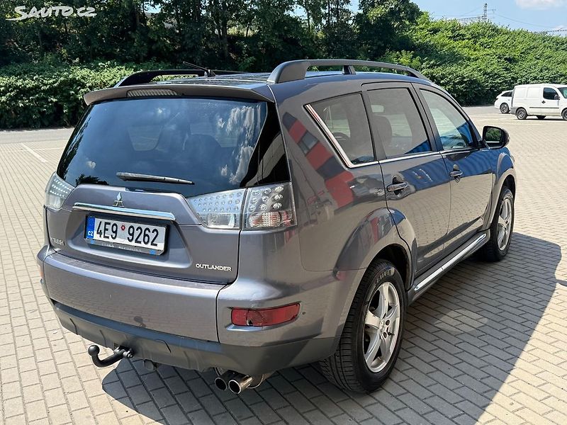 Mitsubishi Outlander (2010) 2.2 DI-D, 130kw 4x4 - fotka 5 z 19