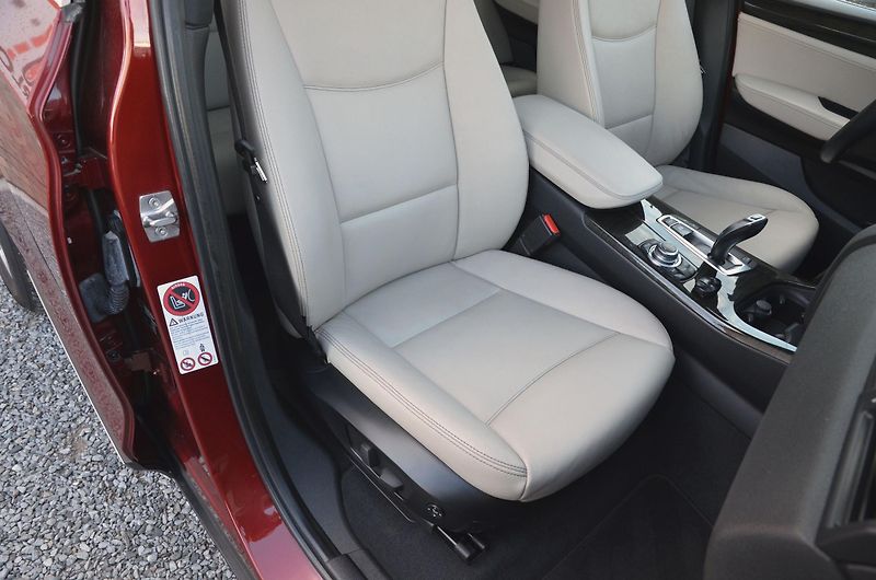 BMW X3 (2012) xDrive 20d 135kW AUTOMAT / ČR - fotka 14 z 36