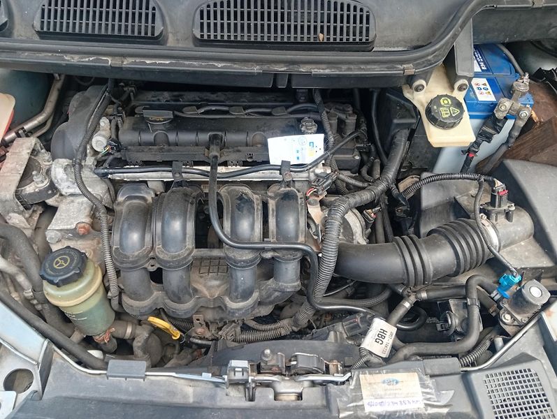 Ford C-MAX 1.6i Ghia, koupeno v ČR - fotka 21 z 23