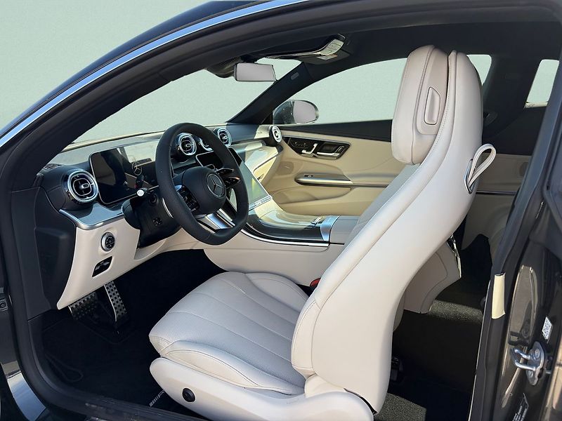 Mercedes-Benz CLE 200 4MATIC kupé - fotka 14 z 15