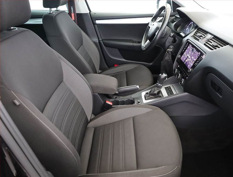 Škoda Octavia (2019) Ambition Plus 2.0 TDI, Automat - fotka 7 z 19
