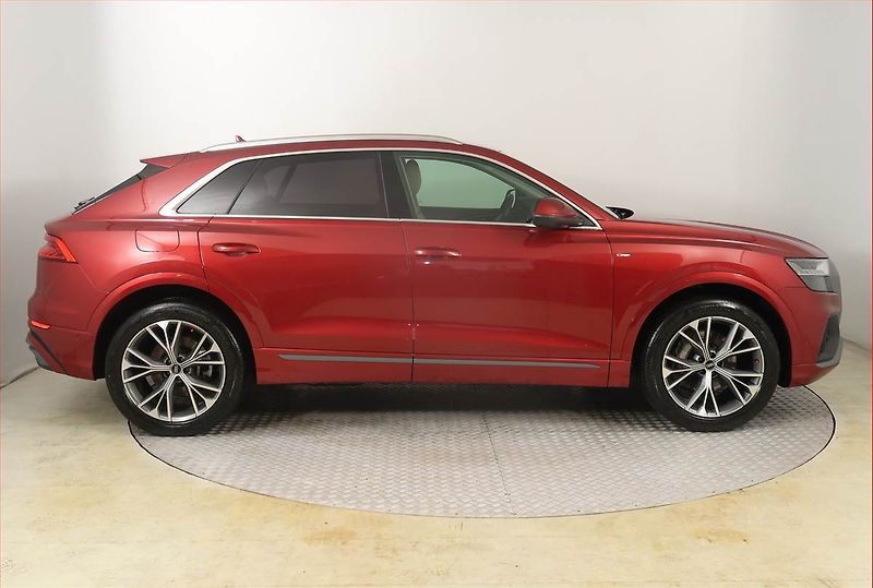 Audi Q8 (2021) 50 TDI - fotka 6 z 24
