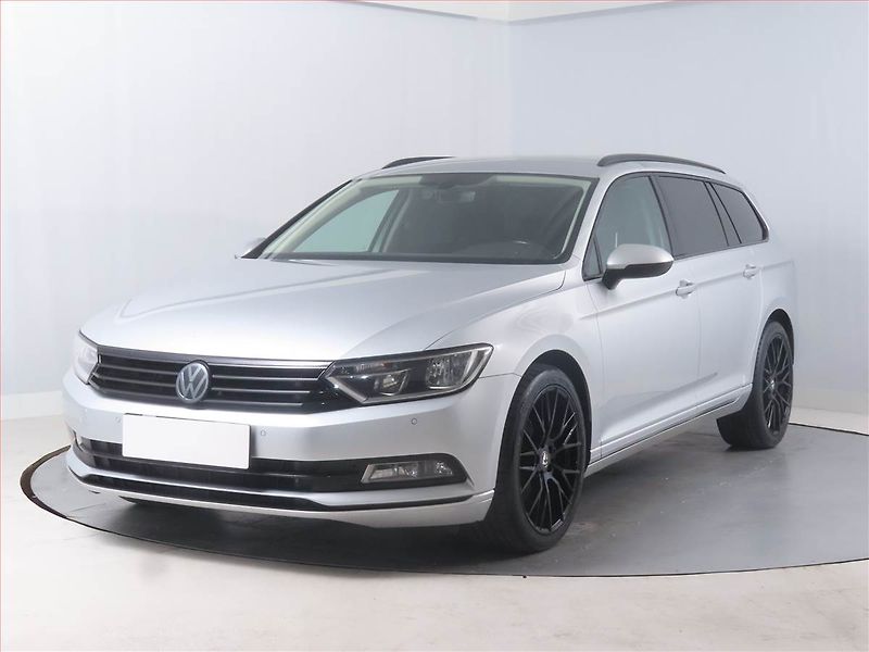 Volkswagen Passat (2016) Comfortline 2.0 TDI, Automat - fotka 2 z 22