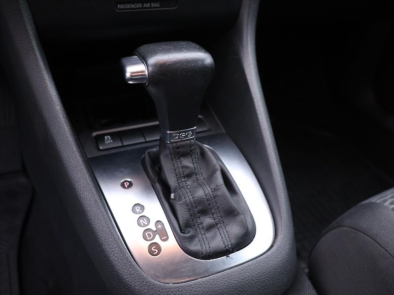 Volkswagen Golf Variant 1,6 TDI 77kW DSG Aut.klima CZ - fotka 18 z 26