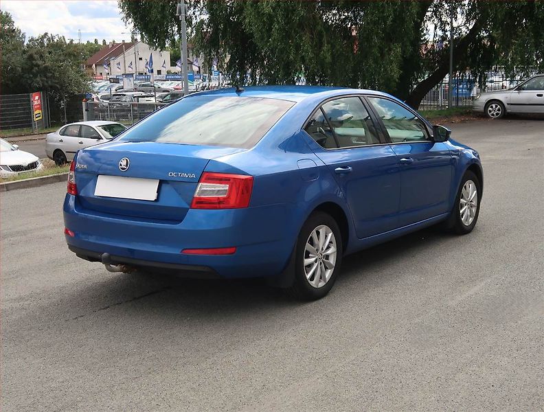 Škoda Octavia (2015) Ambition 1.6 TDI, Tempomat - fotka 5 z 16