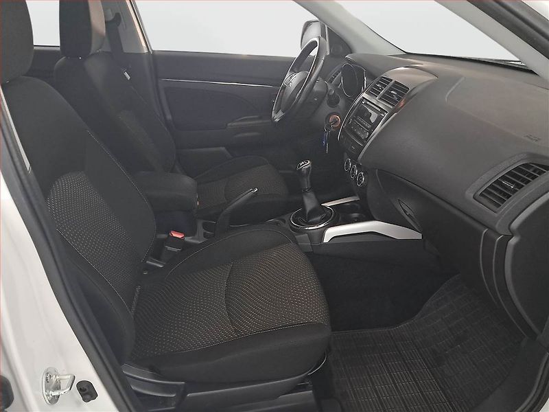 Mitsubishi ASX (2014) Invite 1.6 MIVEC, ČR,1.maj - fotka 9 z 17