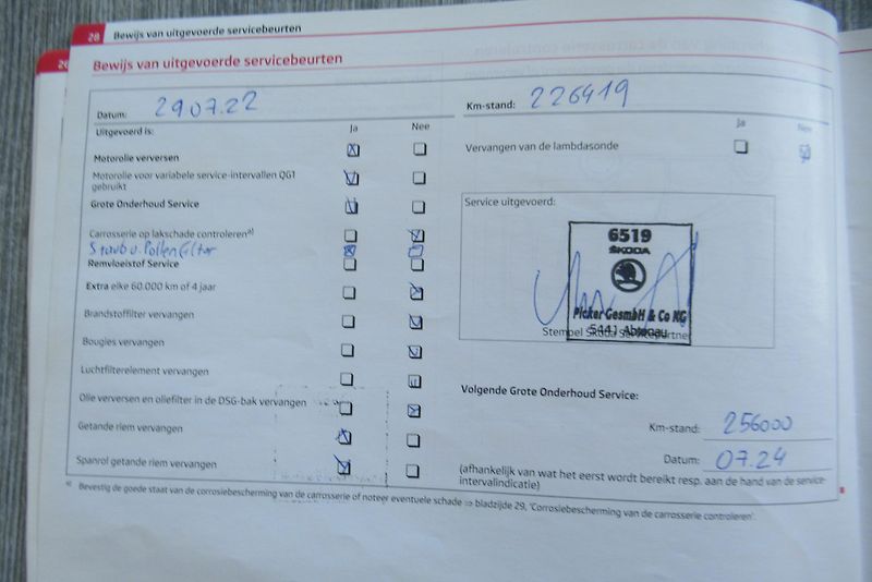Škoda Octavia 1.6 TDI AUT. KLIMA NAVI TAŽNÉ - fotka 28 z 30