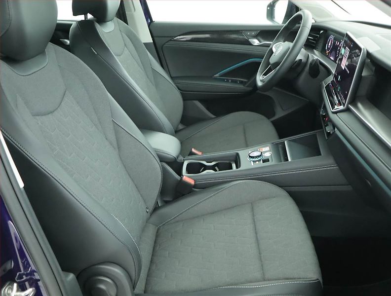 Volkswagen Tayron (2025) 1.5 eTSI - fotka 9 z 27