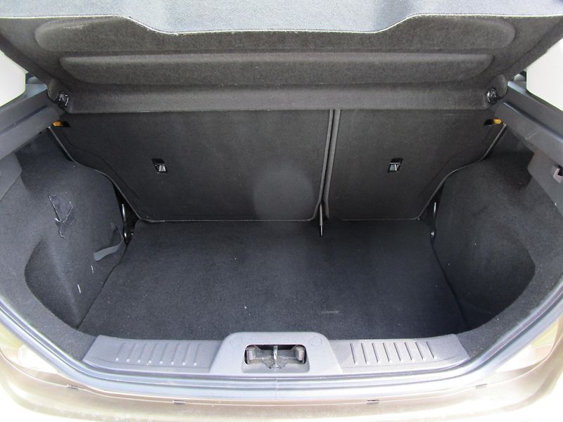 Ford Fiesta 1,2-60KW-NOVÁ STK+OLEJ+ROZVODY - fotka 6 z 15