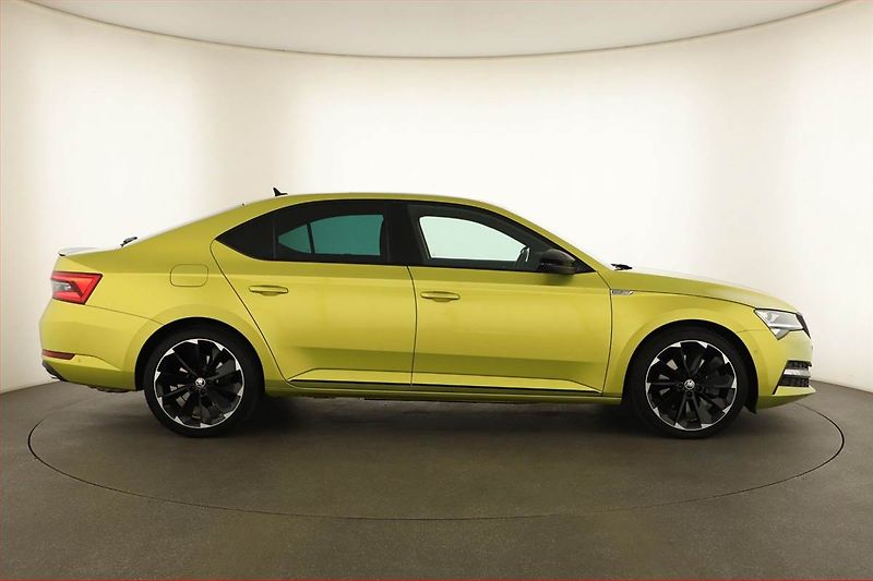 Škoda Superb (2023) Sportline 2.0 TSI - fotka 6 z 20