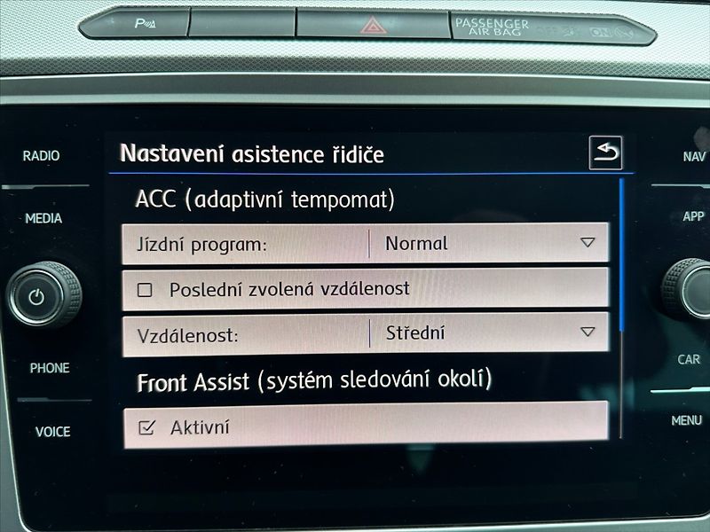 Volkswagen Passat 1,4 TSI 110kW-MANUAL!! - fotka 33 z 37