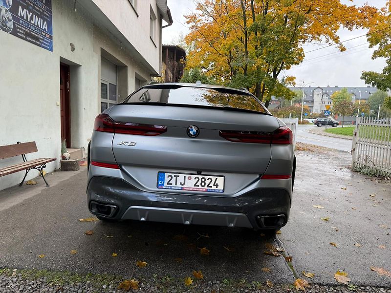 BMW X6 xDrive30d M Sport - fotka 8 z 23
