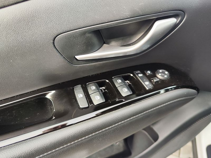 Hyundai Tucson 1.6 T-GDI/110kW Smart Navi DCT - fotka 32 z 33