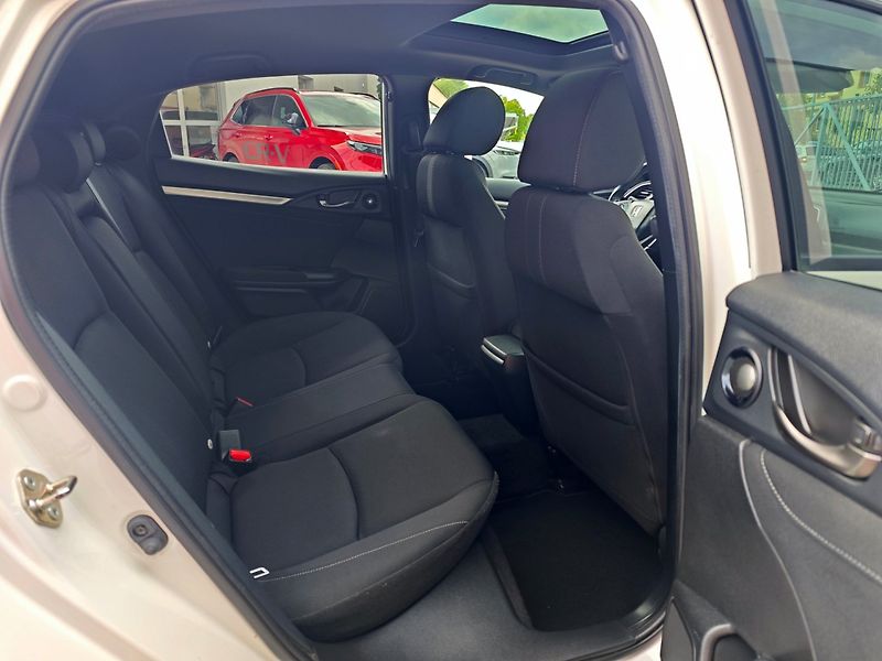 Honda Civic (2019) 1.5 Turbo Sport Plus 134kW 6MT - fotka 12 z 45
