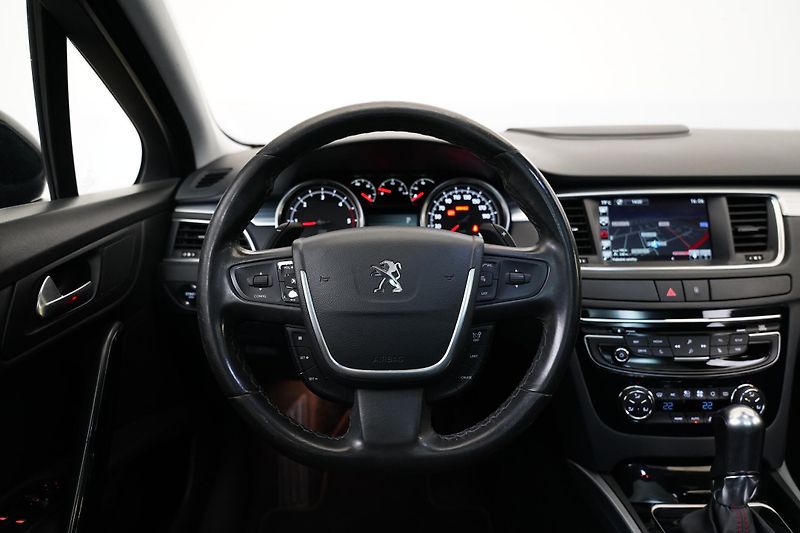 Peugeot 508 - fotka 16 z 31