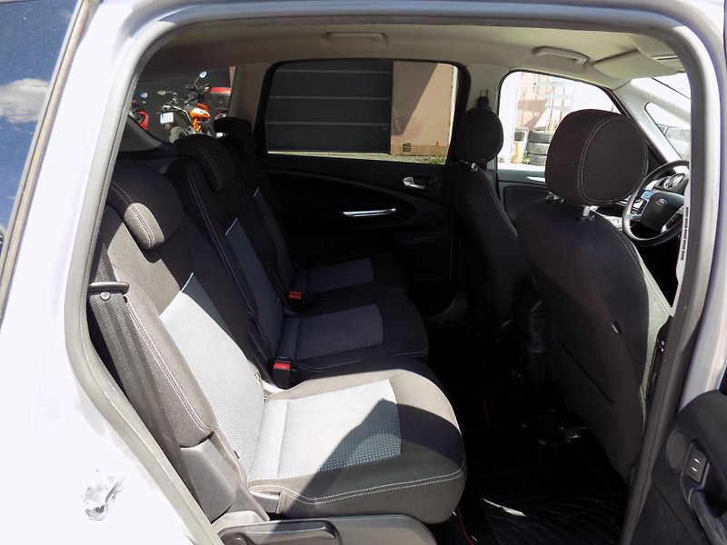 Ford S-MAX 2,0 TDCI 103 KW VÝHŘEV, TAŽNÉ - fotka 26 z 41