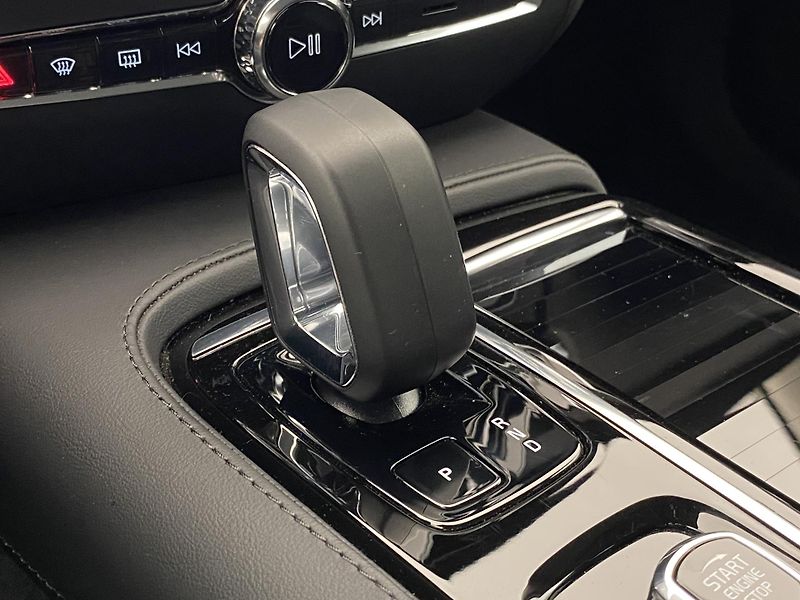 Volvo V60 T6 AWD RECHARGE CORE AUT CZ - fotka 28 z 56