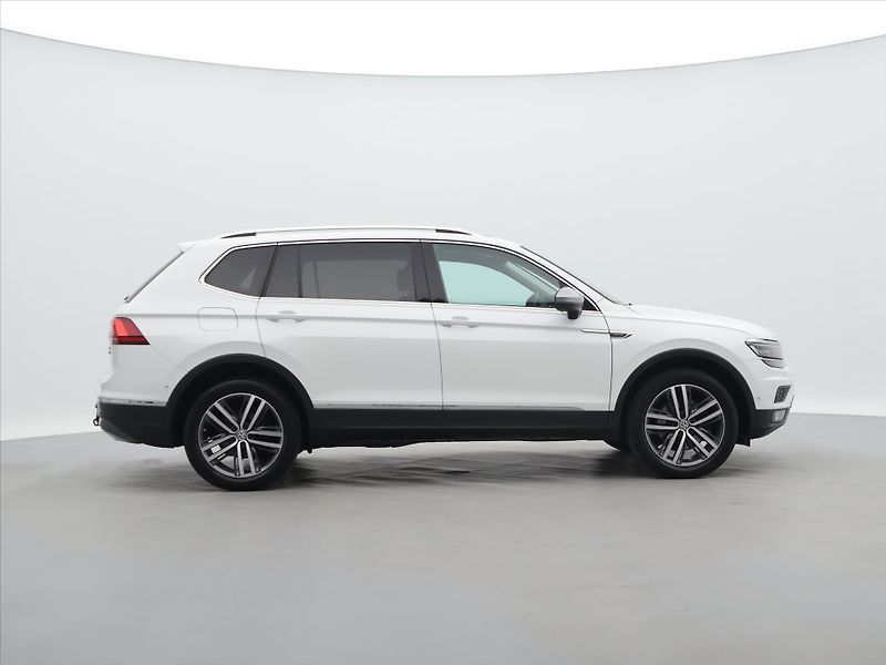 Volkswagen Tiguan Allspace 2,0 TSI 162kW DSG 4M LED 1.Maj - fotka 8 z 33