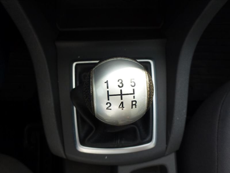 Ford Focus 1,6 16V NOVÁ STK - fotka 36 z 48