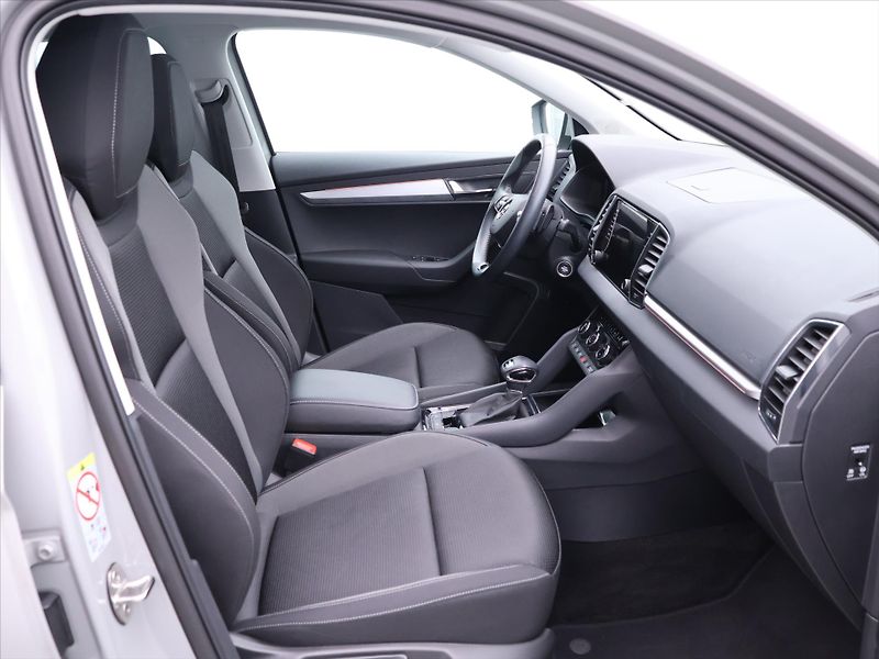 Škoda Karoq 2,0 TDI DSG 4x4 Tour Virtual - fotka 12 z 33