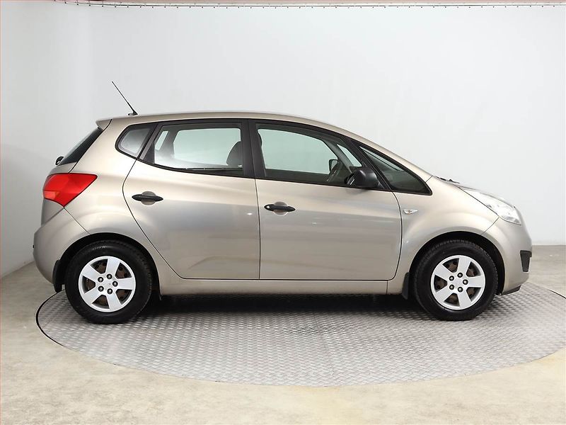 Kia Venga (2014) 1.4 CVVT - fotka 6 z 12