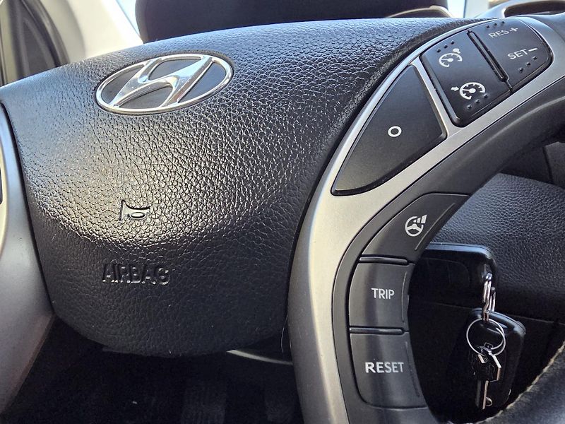 Hyundai i30 (2013) 1.4-1.maj.-LPG-TAŽNÉ-KLIMA - fotka 18 z 24