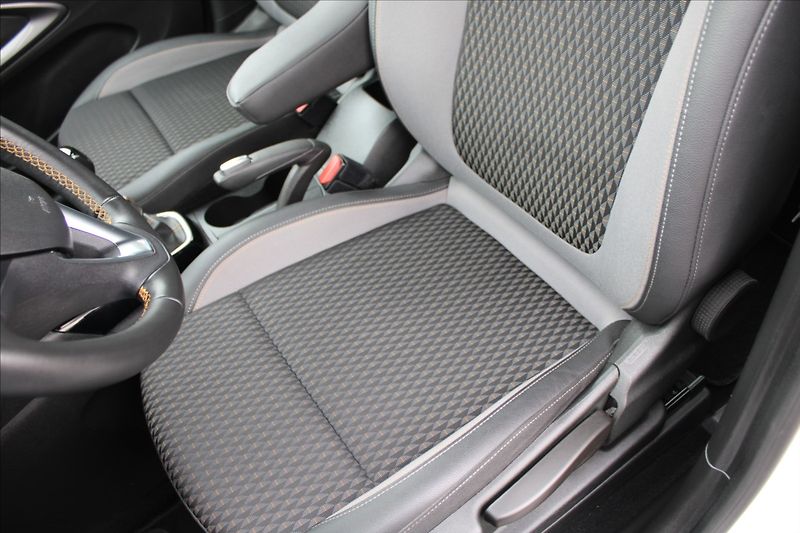 Opel Crossland X 1,2 T  NOVÉ V ČR,1.MAJITEL - fotka 22 z 39