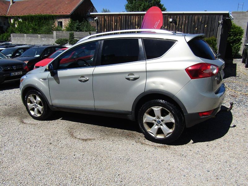Ford Kuga (2009) 2.0 TDCi 100kW - fotka 4 z 36