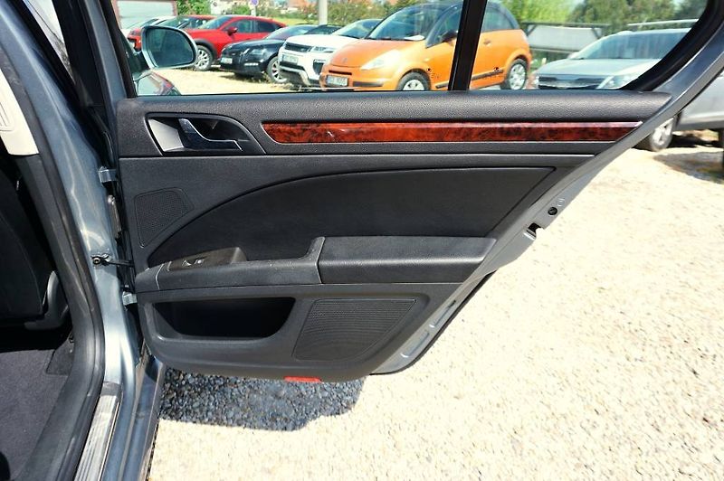 Škoda Superb (2008) ELEGANCE 2,0 TDI 125 kW - fotka 15 z 45