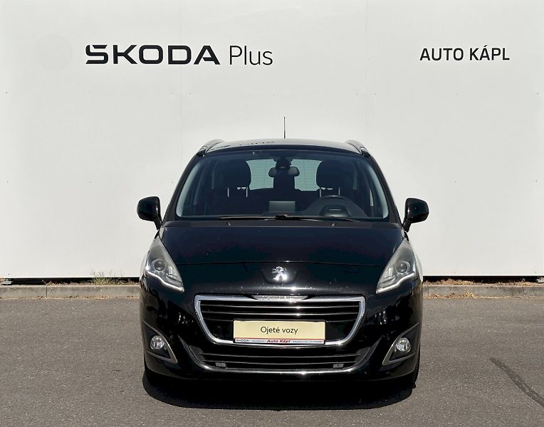 Peugeot 5008 (2015) BlueHDI 84 kW AT Allure PANO - - fotka 3 z 28