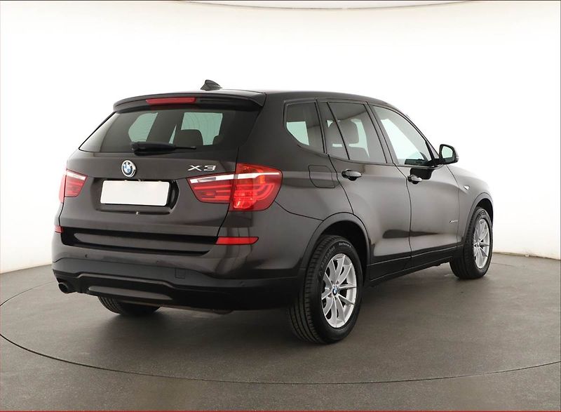 BMW X3 (2015) xDrive20i, 4X4, Automat - fotka 5 z 19