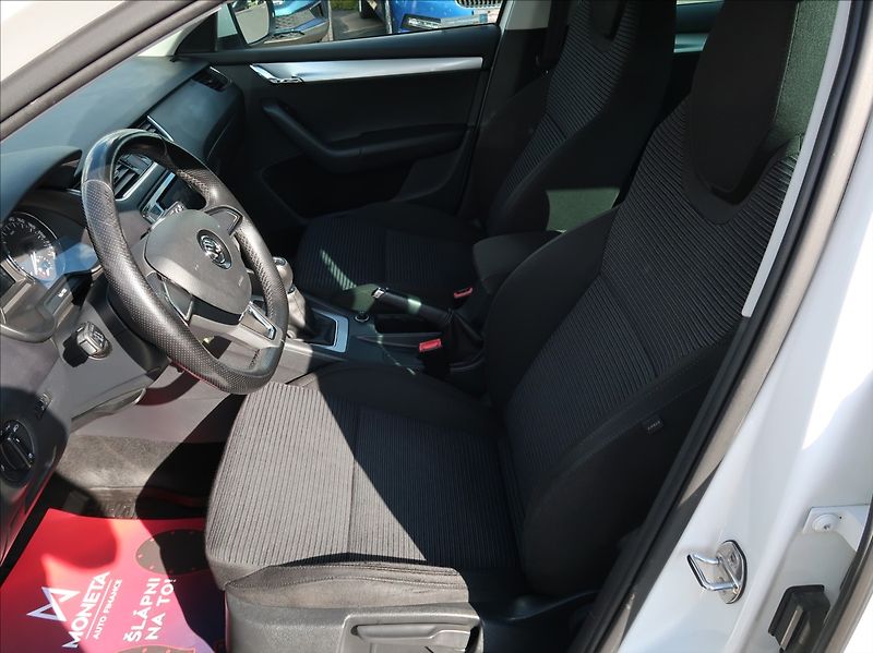 Škoda Octavia 1,6 TDi,77kW,NovéČR,tempomat - fotka 12 z 22