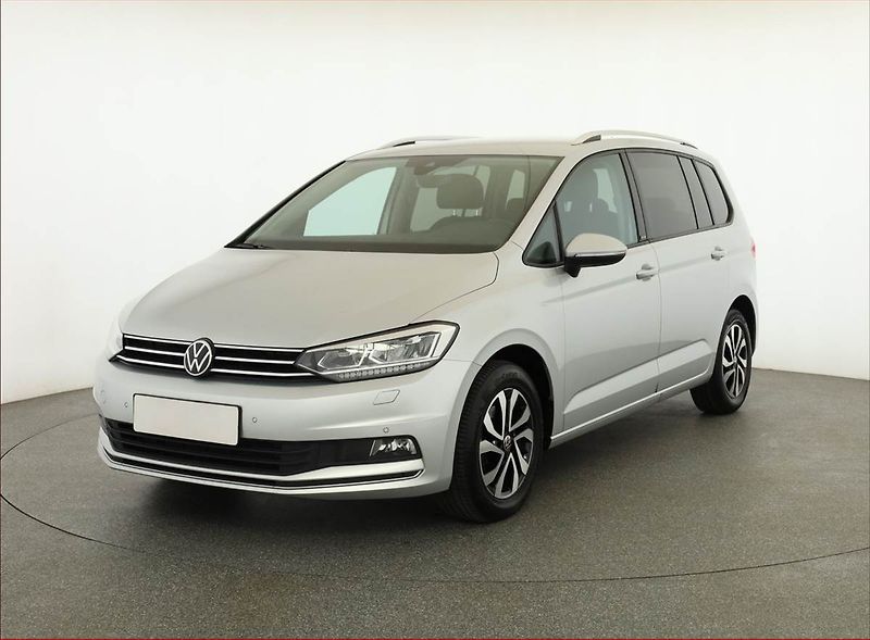 Volkswagen Touran (2022) Active 2.0 TDI, Automat - fotka 2 z 18