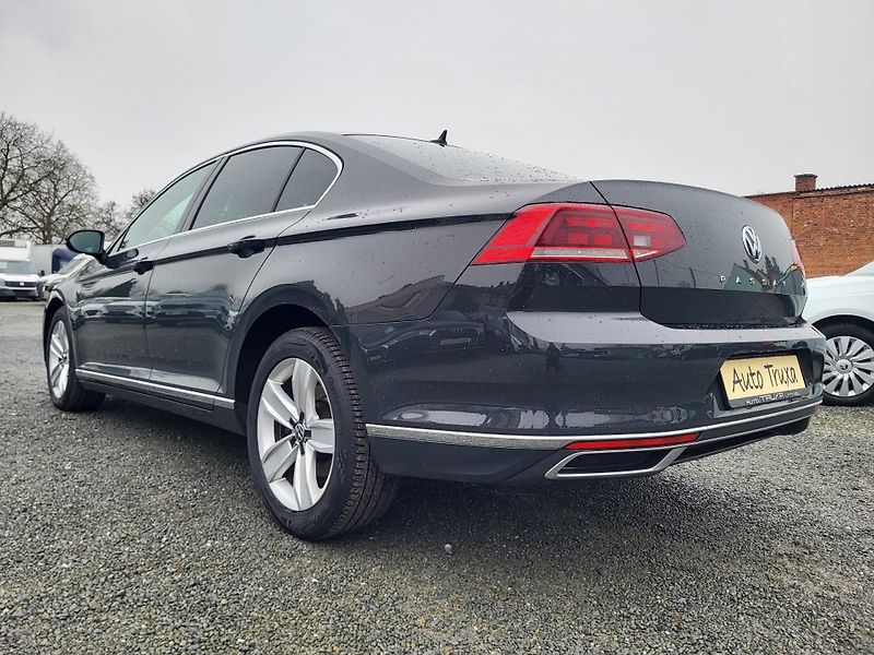 Volkswagen Passat SEDAN 2.0 TDi ELEGANCE *ČR - fotka 35 z 46