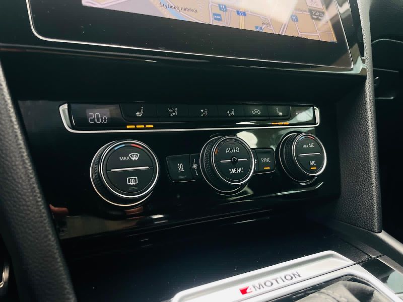 Volkswagen Arteon 2.0TDI 4x4 AUT FULL VÝBAVA ČR - fotka 45 z 59