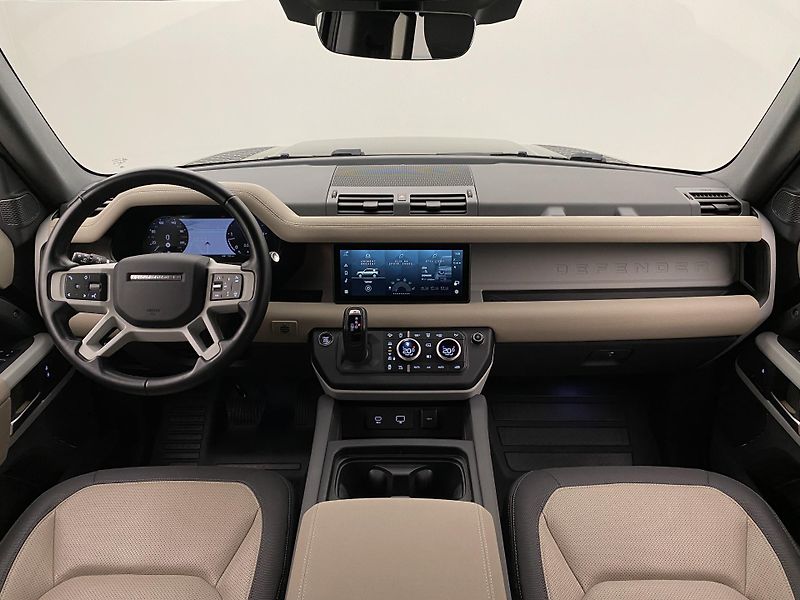 Land Rover Defender 110 D300 X-DYNAMIC AWD AUT CZ - fotka 2 z 49