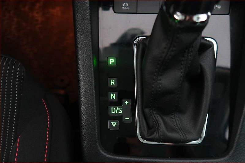 Škoda Octavia (2017) 2.0 TDI, Automat, Serv.kniha - fotka 13 z 18