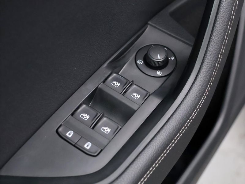 Škoda Superb 2.0 TDI 110kW Style DSG Tažné - fotka 16 z 32