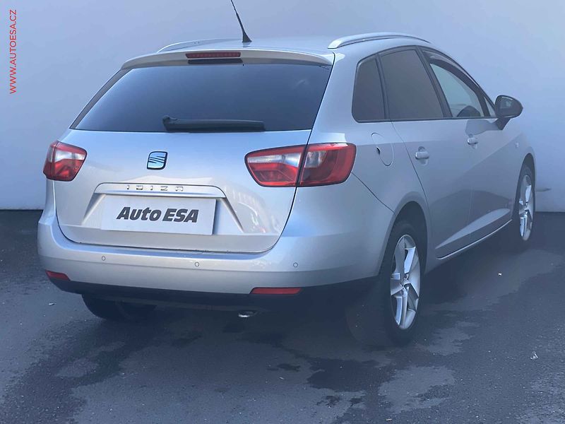 Seat Ibiza (2012) 1.4i, Style, AC, tempo - fotka 4 z 16