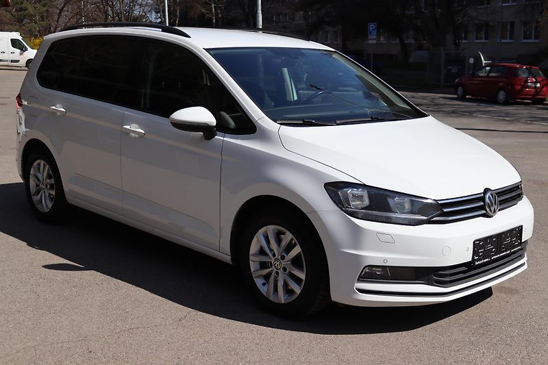 Volkswagen Touran 2.0TDI DSG 110kW - fotka 7 z 50