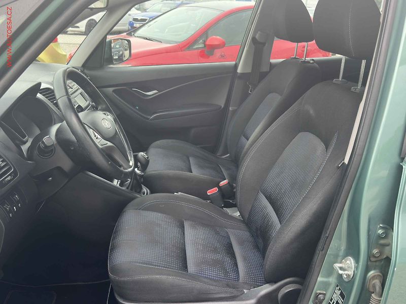 Hyundai ix20 (2012) 1.4i, ČR, Klima - fotka 9 z 18