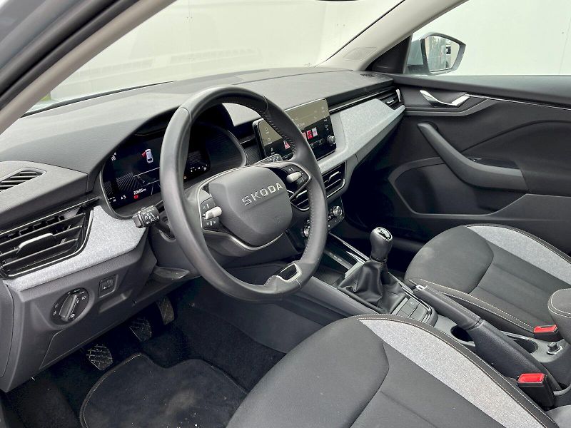 Škoda Scala (2025) 1.0 TSI 85kW Top Selection - fotka 8 z 26