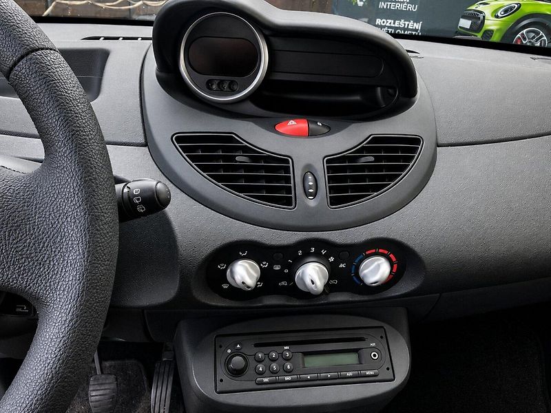 Renault Twingo 1,2i (43kW)*STK DO 8/2028* - fotka 10 z 13