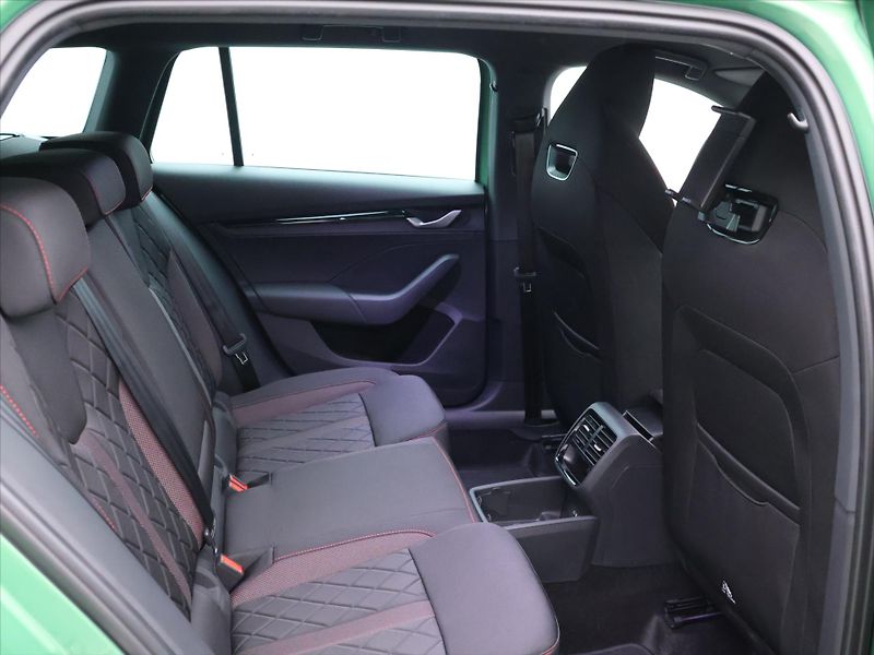 Škoda Octavia 2,0 TSI DSG RS DPH 1.maj CZ - fotka 16 z 43