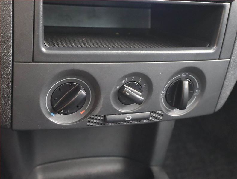 Škoda Fabia (2006) 1.2 12V, Serv.kniha, Tažné - fotka 15 z 16