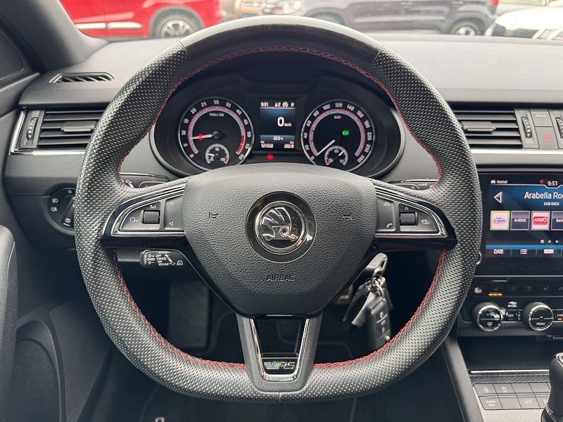Škoda Octavia (2018) RS 2.0 TDi DSG ACC LED 135kW - fotka 7 z 50