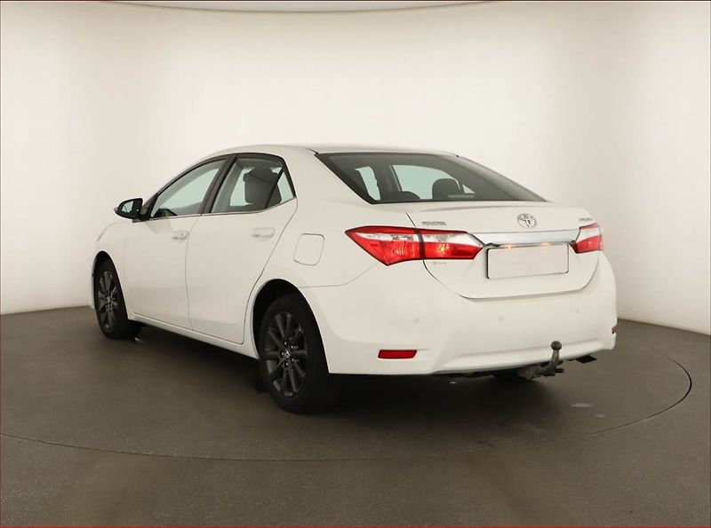 Toyota Corolla (2016) 1.6 Valvematic, Tempomat - fotka 4 z 15
