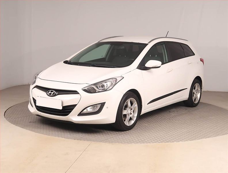 Hyundai i30 (2012) 1.6 GDI, Tažné, jezdí výborně - fotka 2 z 15