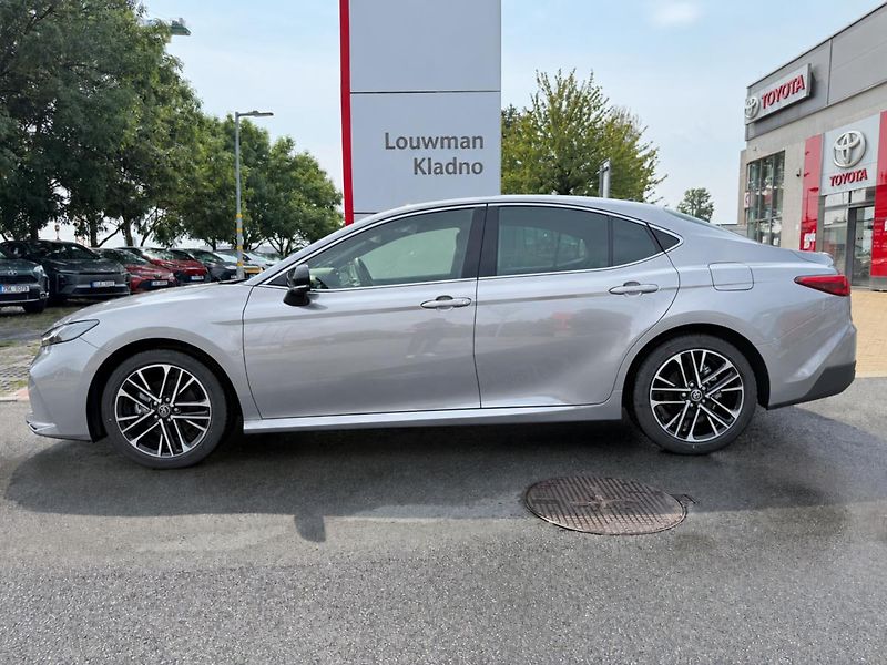 Toyota Camry 2.5 HEV Executive - fotka 3 z 5